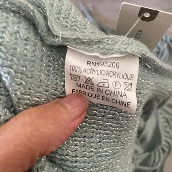 NWT Anthropologie Mint Green Silver Shimmer Fringed 27 x 17 Loop Eternity Scarf - Picture 5 of 5